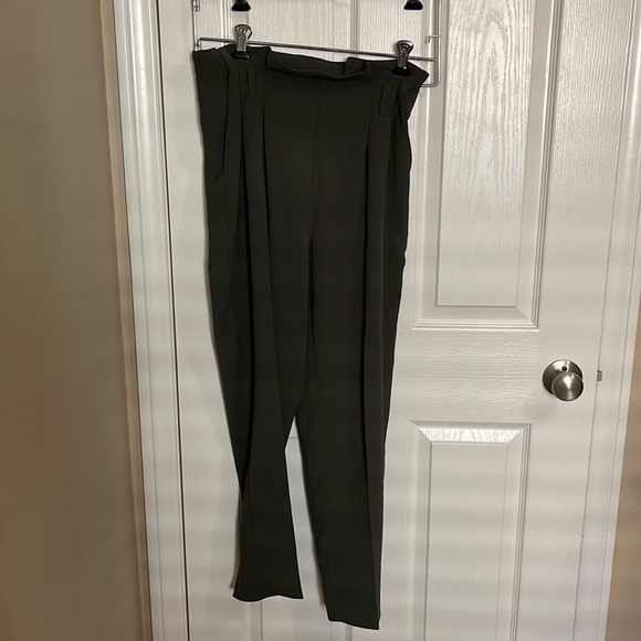 Green Paper bag pants - Picture 3 of 3